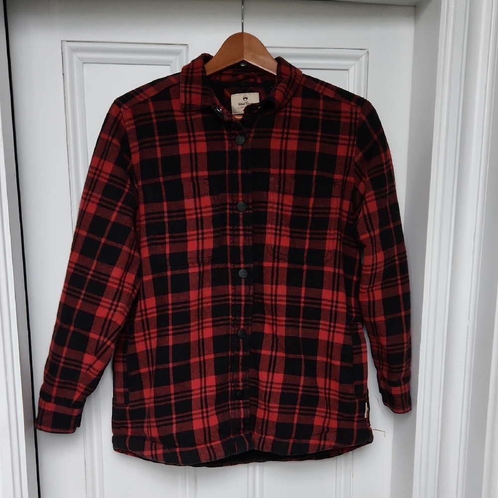 Wind River Mens Medium Red and Black Plaid Thick Jacket Flannel